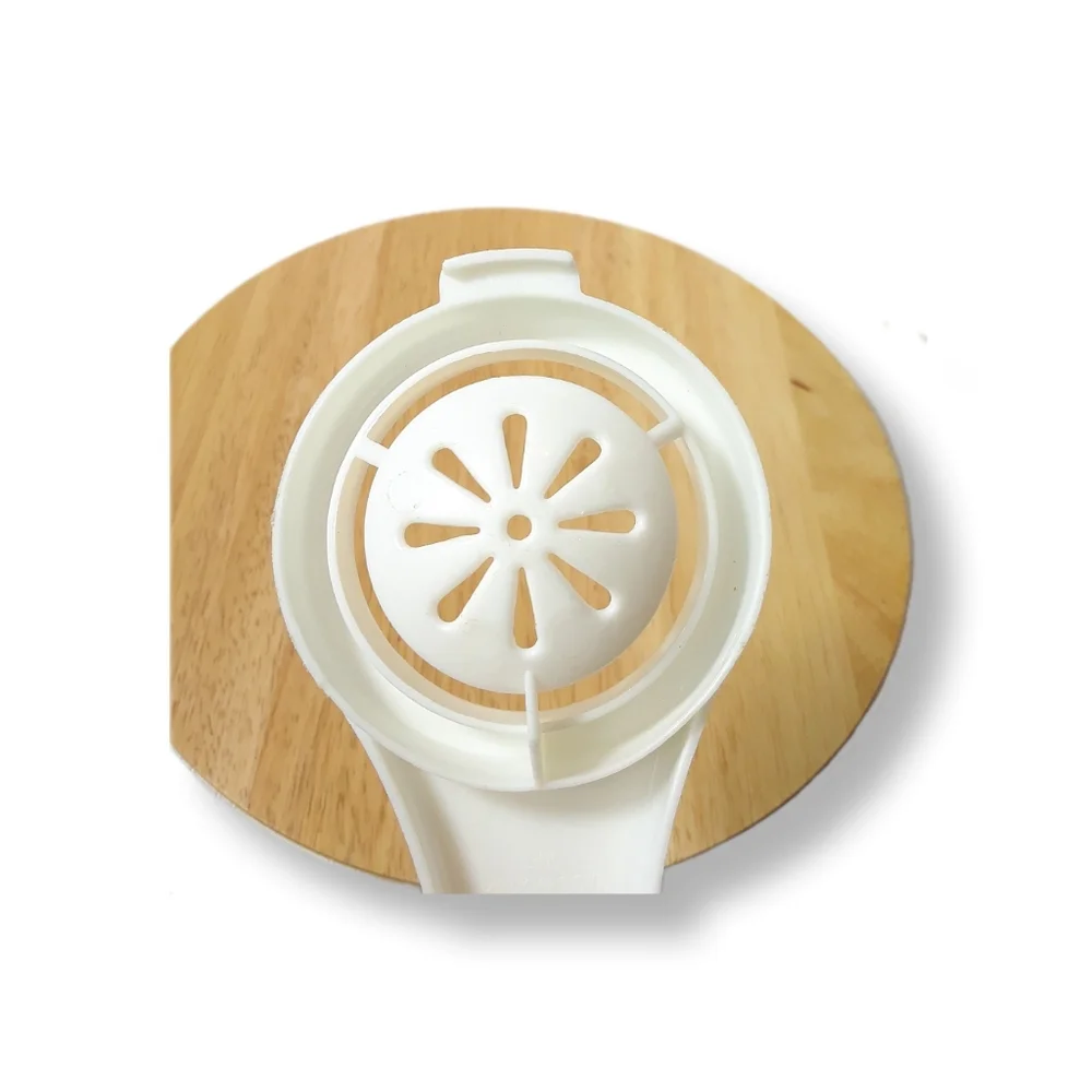 🌹Kitchen Egg Seperator Handheld Plastic Lightweight Food Cooking Tool White